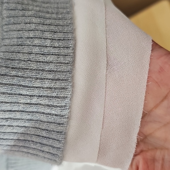 REPEAT SILVER ADITION Gray Women's Cashmere Sweater, with White Trimed Botton M - Picture 4 of 9